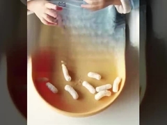 Piatto rosso per bambini cucchiai e ciotole con compartimenti